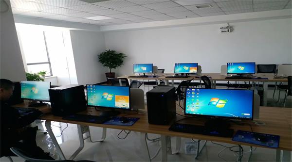 办公室大批电脑